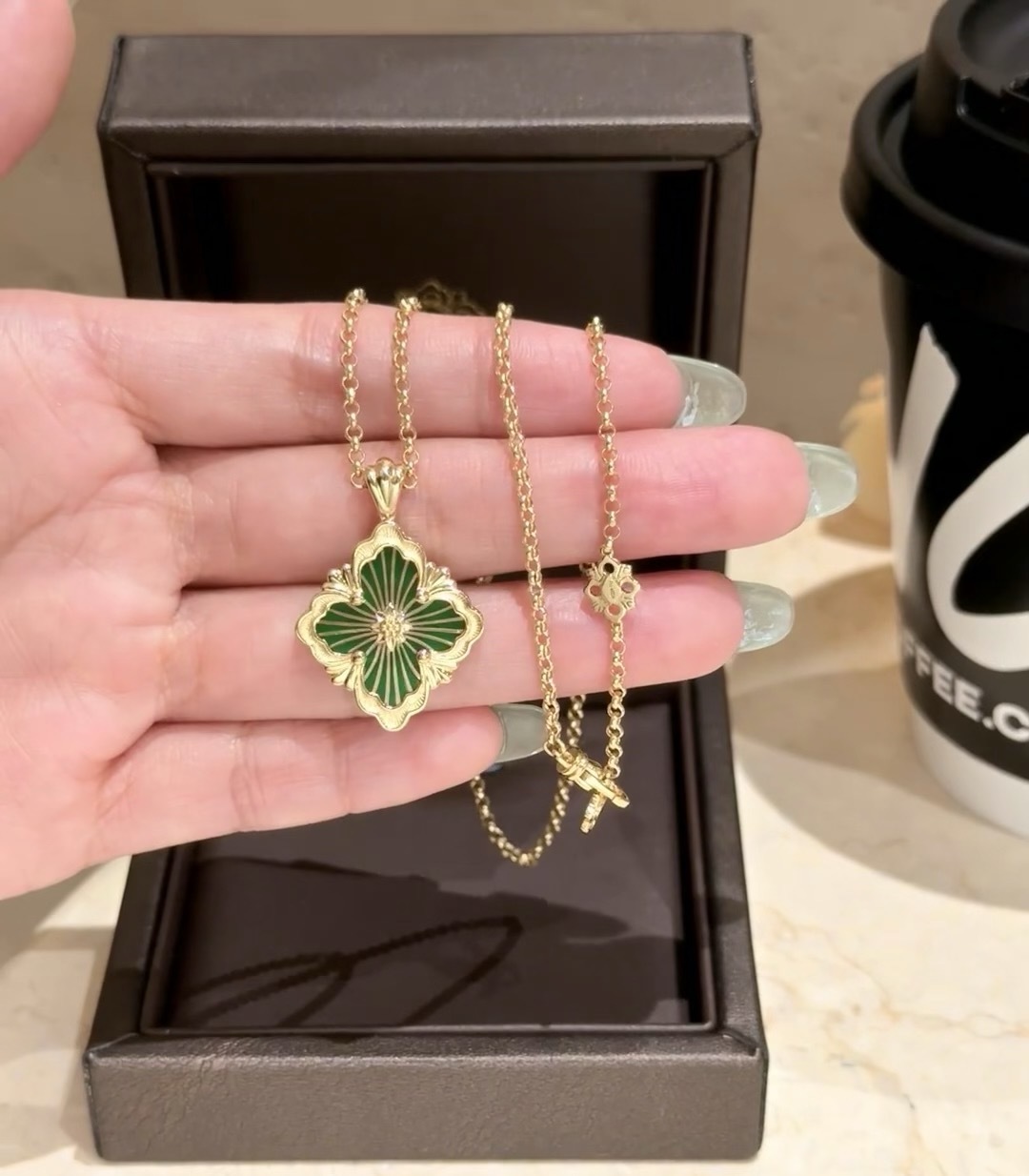  V金材质 精工布契拉提单花项链