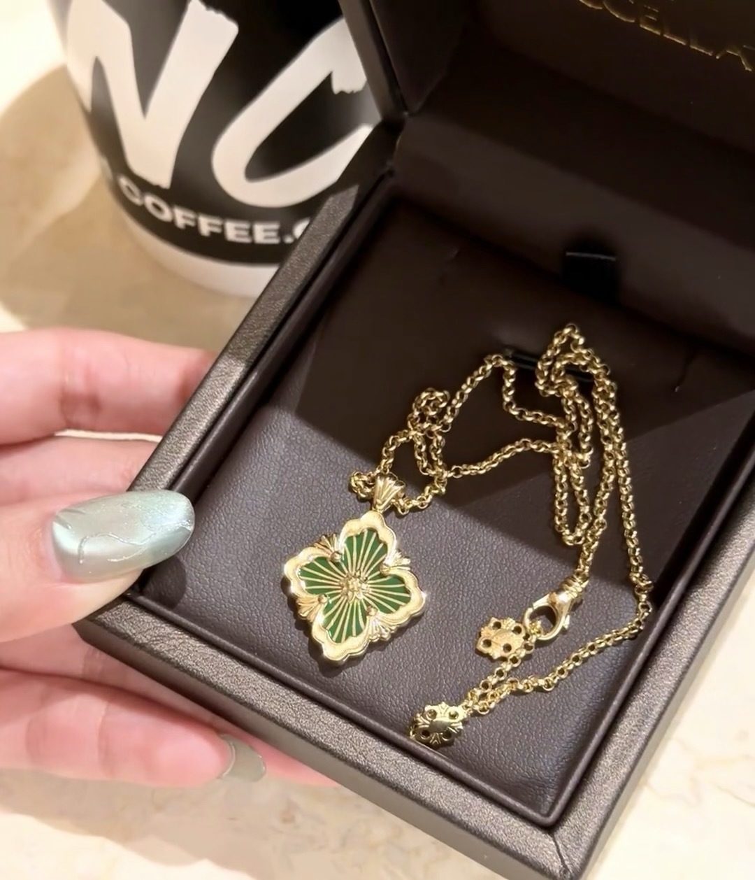  V金材质 精工布契拉提单花项链