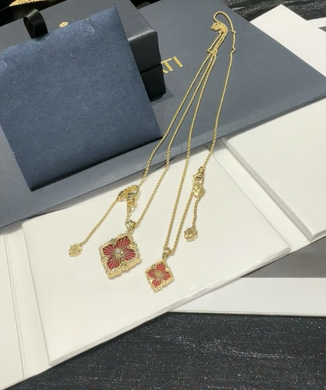 Buccellati V金材质 精工布契拉提小号珐琅单花项链