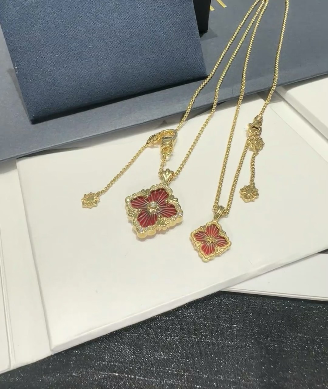 Buccellati V金材质 精工布契拉提小号珐琅单花项链