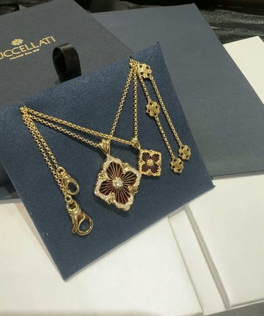 Buccellati V金材质 精工布契拉提小号珐琅单花项链