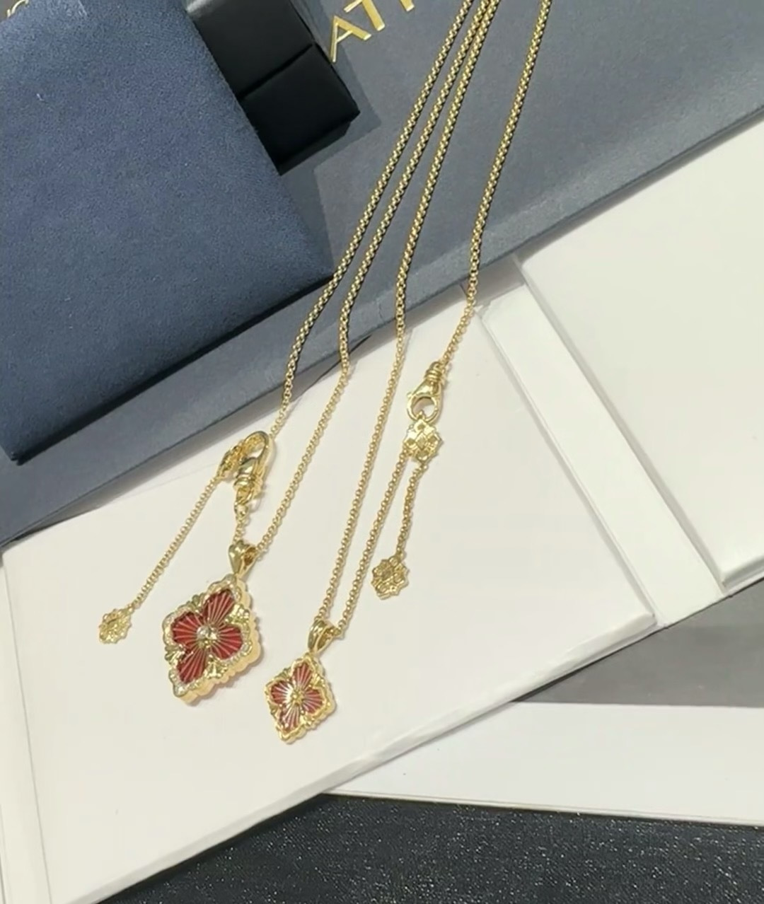 Buccellati V金材质 精工布契拉提小号珐琅单花项链