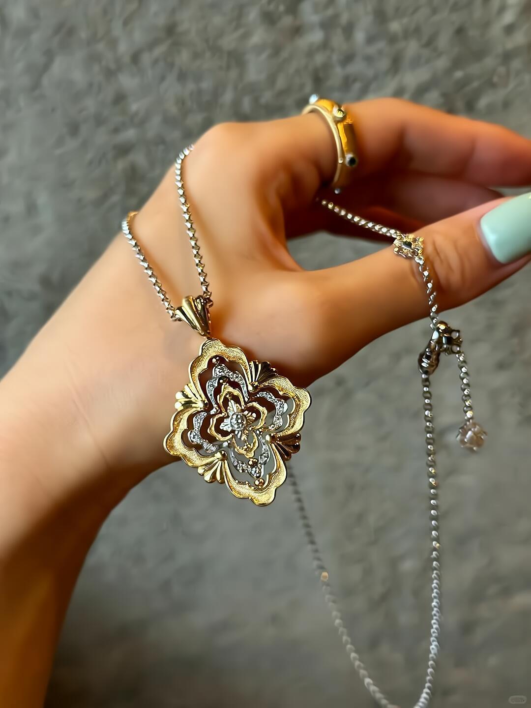Buccellati V金材质 布契拉提中号银色链条旋转歌剧院系列项链