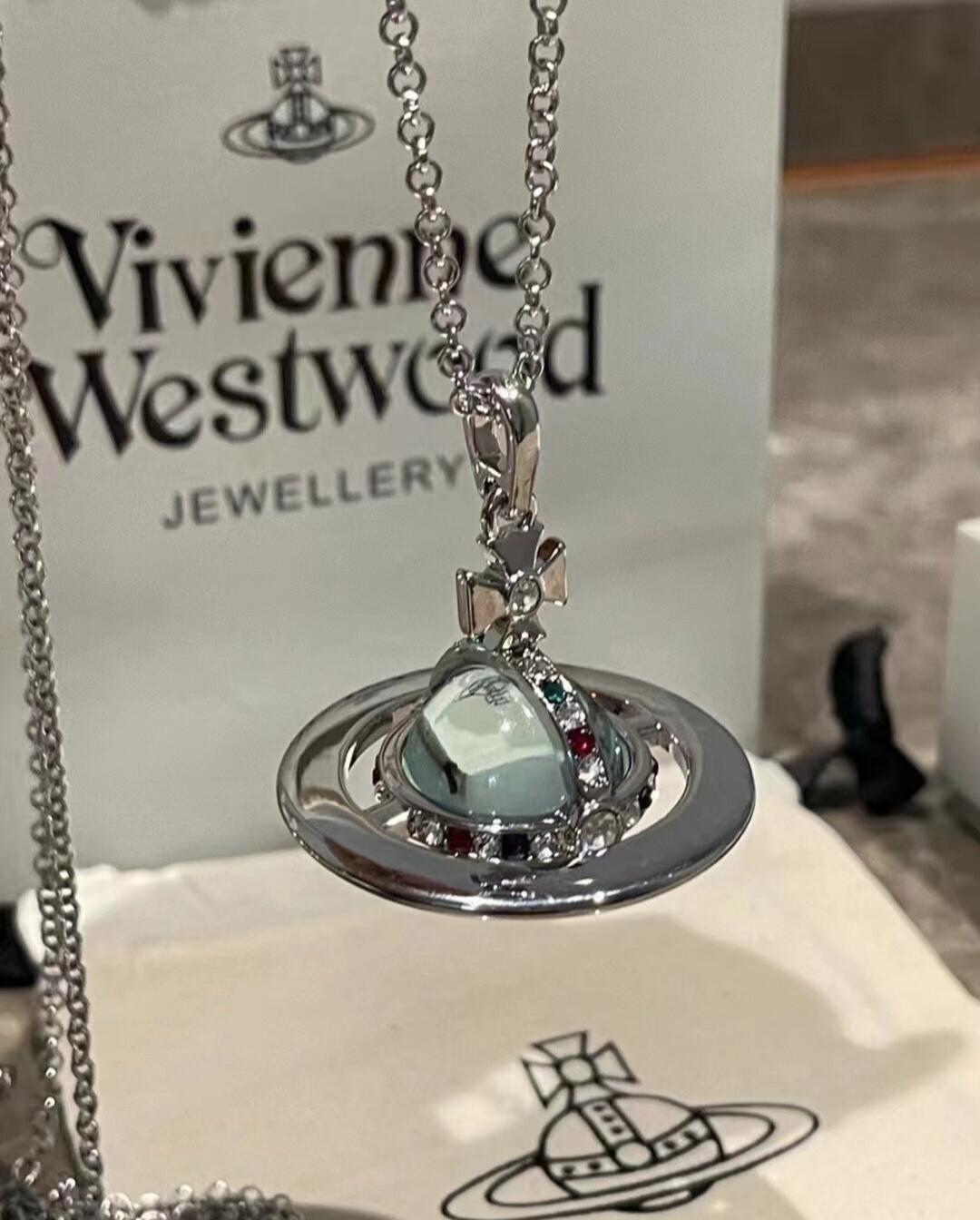 💋 西太后 vivienne 大号球毛衣项链
闭眼‮准入‬没错！纯‮王粹‬冠球‮经是‬典的象征，闪‮土耀
