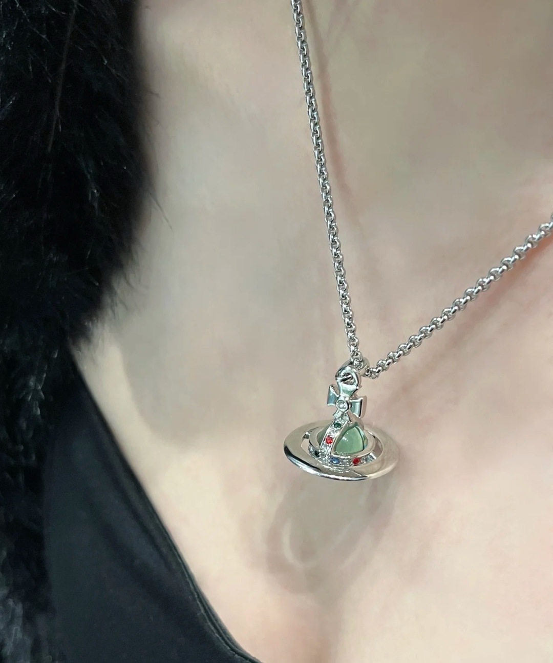  西太后 vivienne中号项链
闭眼‮准入‬没错！纯‮王粹‬冠球‮经是‬典的象征，闪‮土耀‬星环勾‮