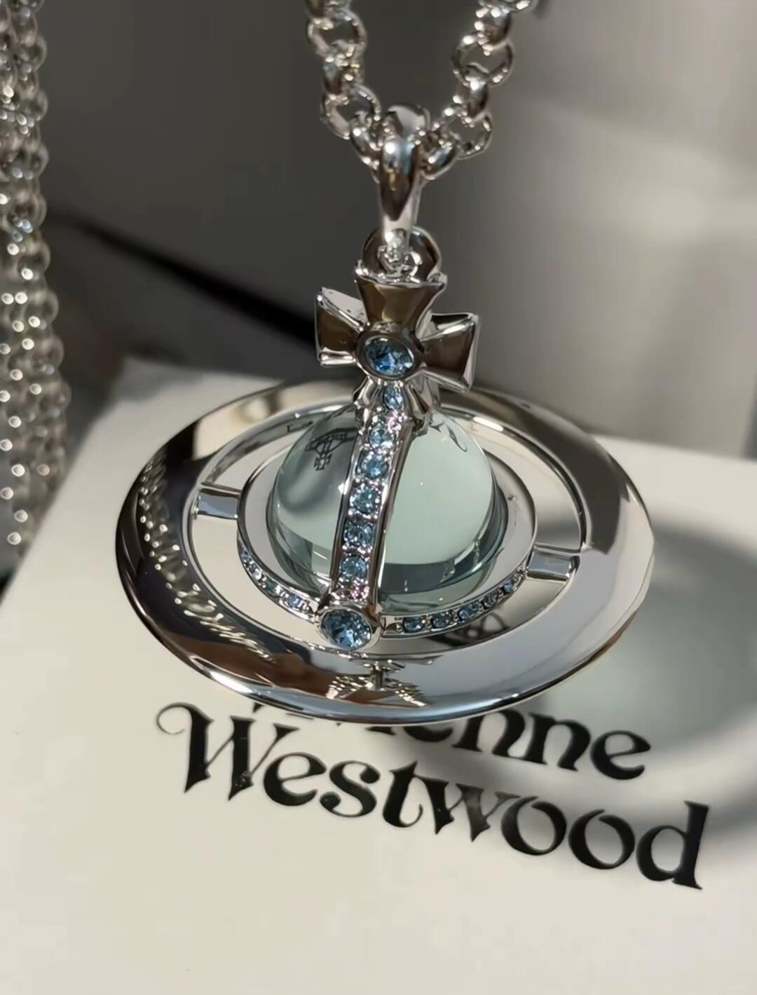  vivienne westwood西太后薇薇安💍英国时装设计师，时装的朋克之母！时尚潮流风格，品质强大