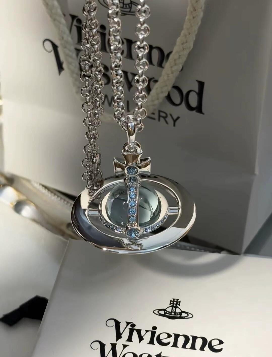  vivienne westwood西太后薇薇安💍英国时装设计师，时装的朋克之母！时尚潮流风格，品质强大