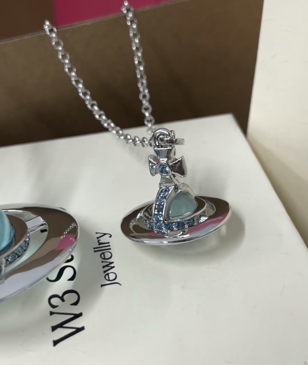  大号vivienne westwood西太后薇薇安💍英国时装设计师，时装的朋克之母！时尚潮流风格，品质