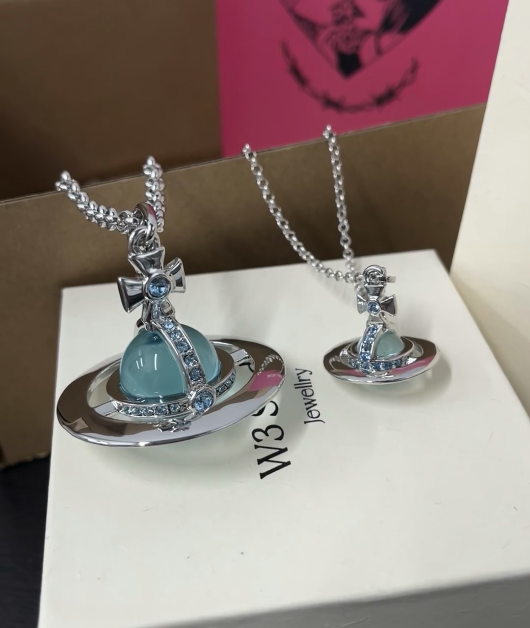 大号vivienne westwood西太后薇薇安💍英国时装设计师，时装的朋克之母！时尚潮流风格，品质