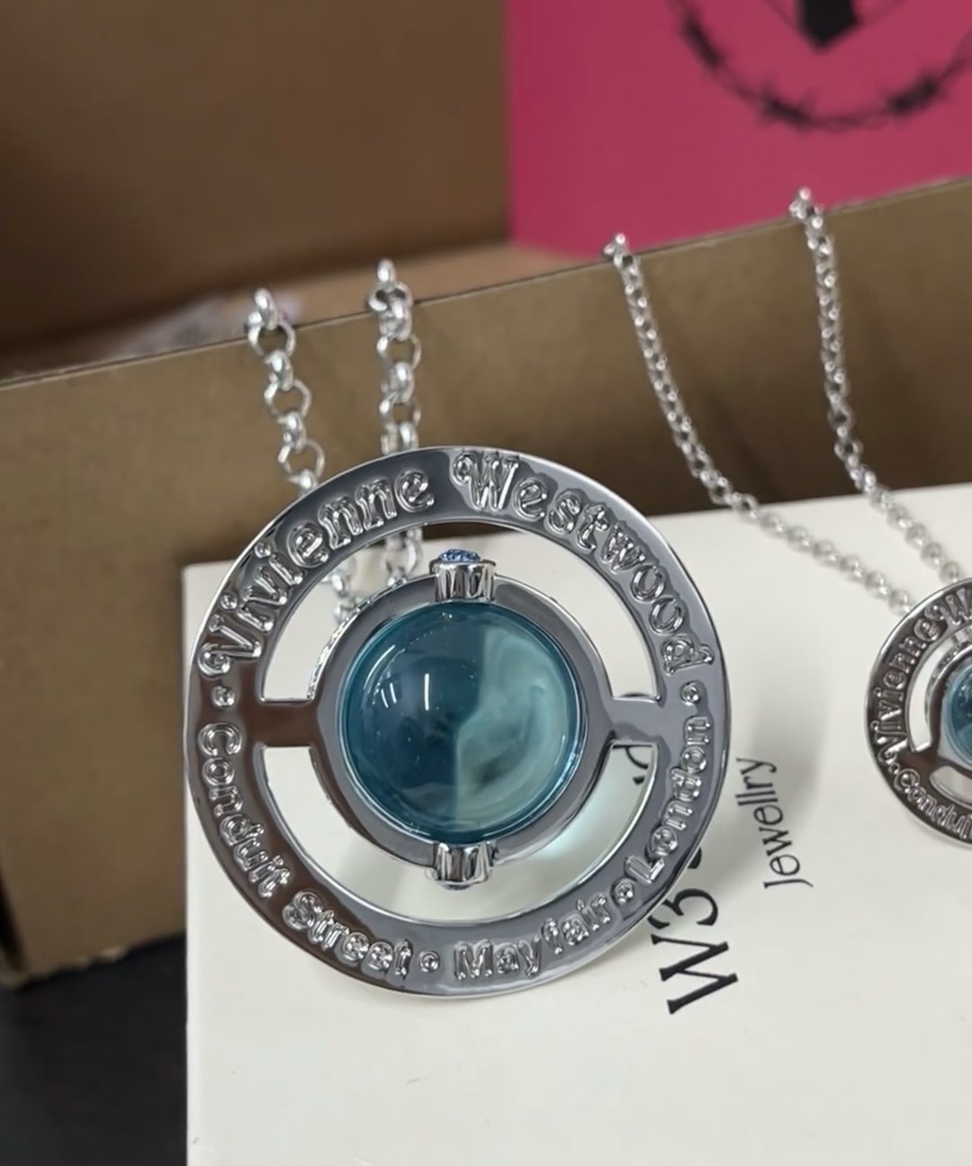  大号vivienne westwood西太后薇薇安💍英国时装设计师，时装的朋克之母！时尚潮流风格，品质