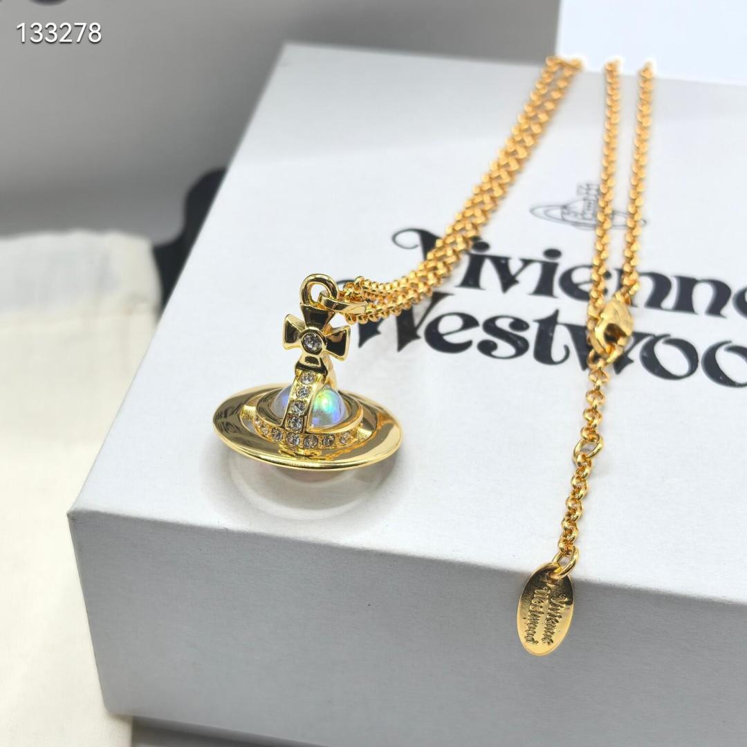 “Western Queens Vivienne Earring Symbolizes Beauty and Light in a New Encounter” - 图片 3