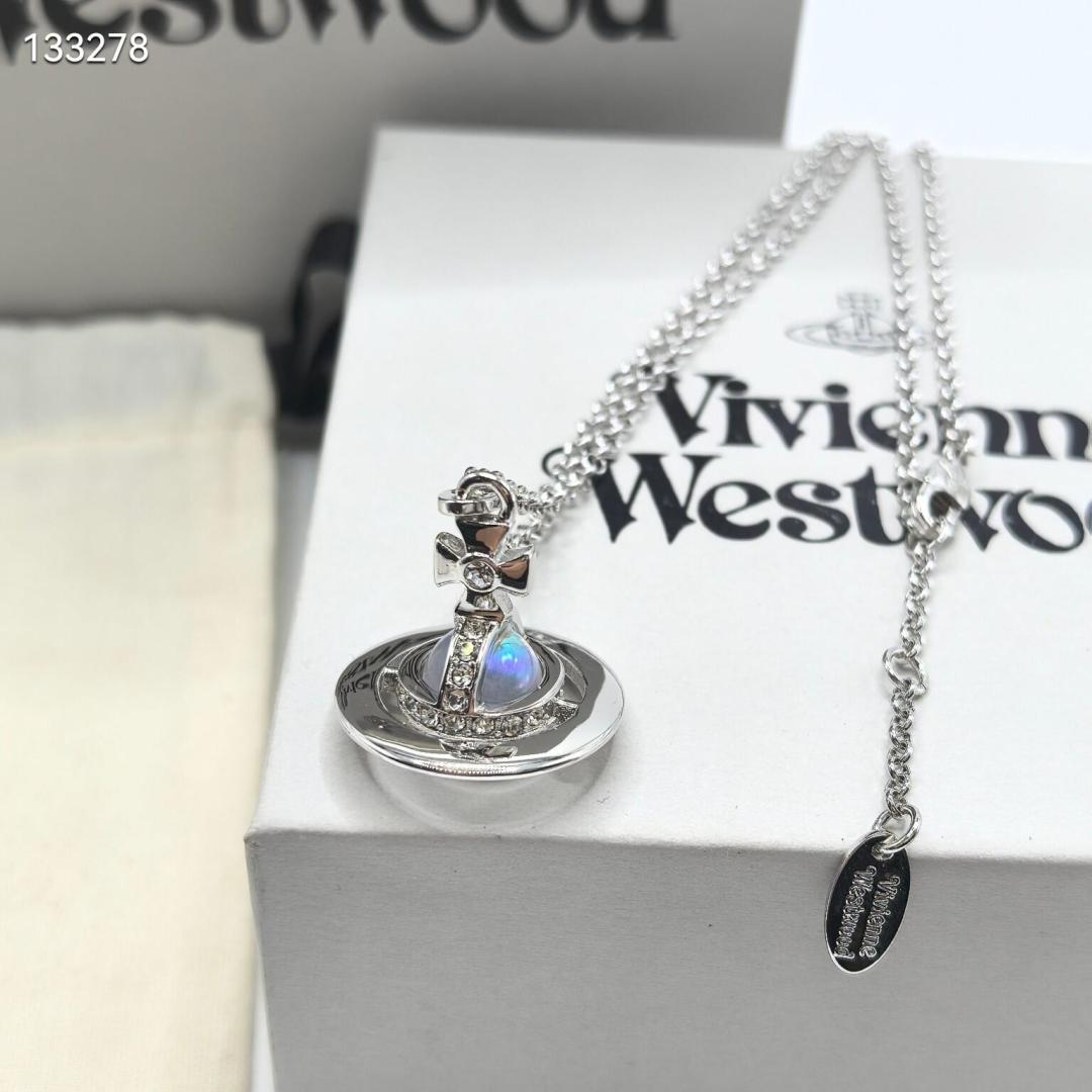 “Western Queens Vivienne Earring Symbolizes Beauty and Light in a New Encounter” - 图片 5