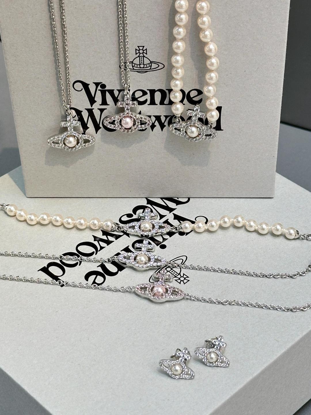 “Vivienne West Queens Bracelet Review: Symbolic Jewelry with Elegant Design and Unique Encounter” - 图片 1