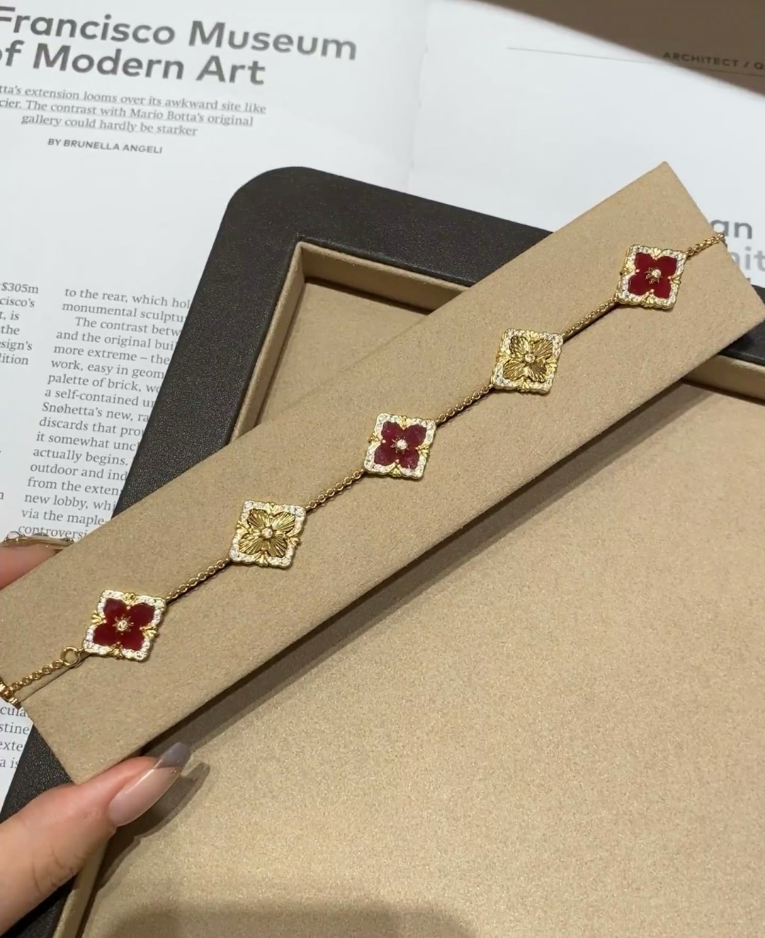 P775 V GOLD-TO-COMPOSED BUCHILATI’S FIVE-FLOWER BRACELET - 图片 2