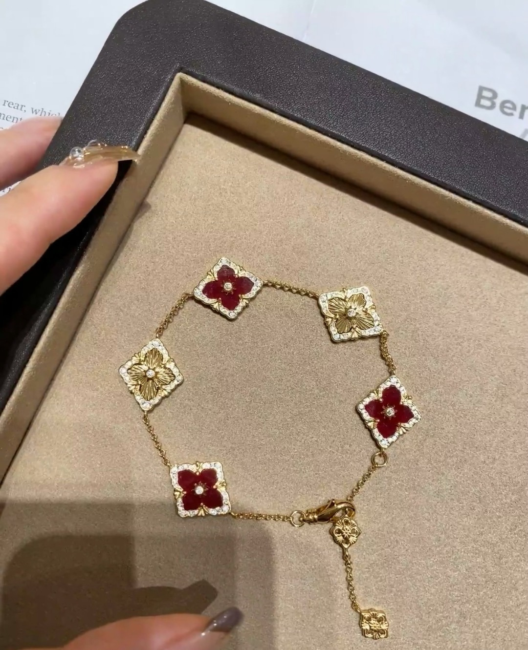 P775 V GOLD-TO-COMPOSED BUCHILATI’S FIVE-FLOWER BRACELET - 图片 1
