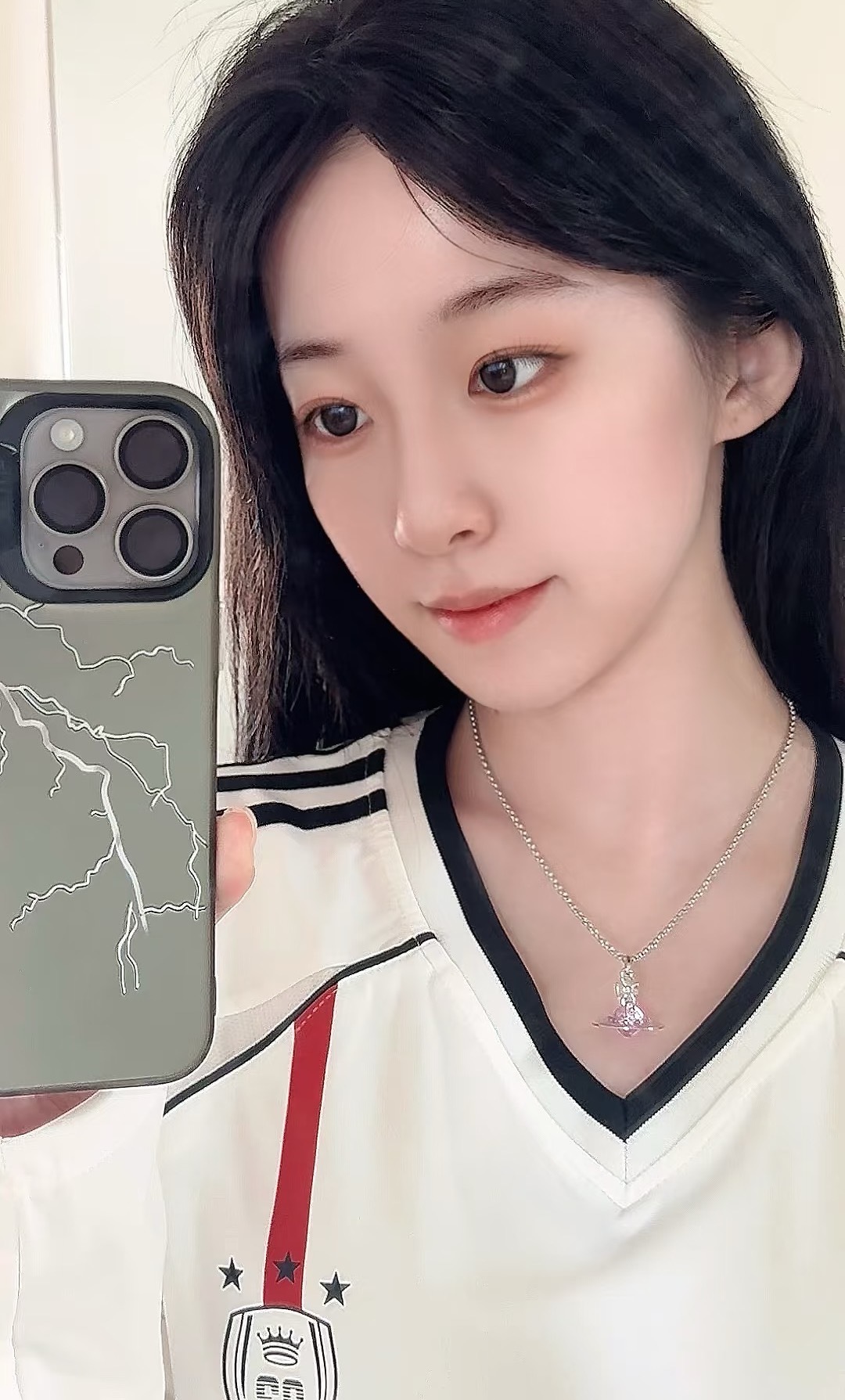 西太后vivienne 闭眼‮准入‬没错！纯‮王粹‬冠球‮经是‬典的象征，闪‮土耀‬星环勾‮未勒‬来波光