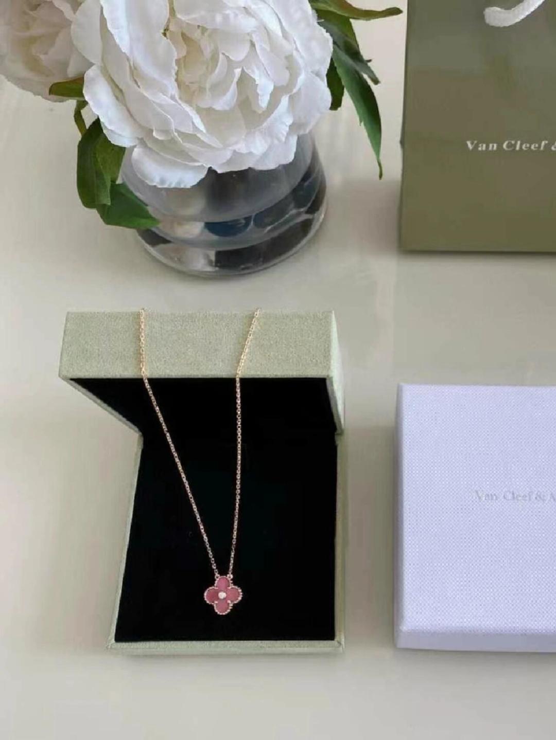 Van Cleef & Arpels Alhambra Pink Necklace 18K Gold Diamond Women Jewelry 8 cmp i1749524718567 6914 0 7