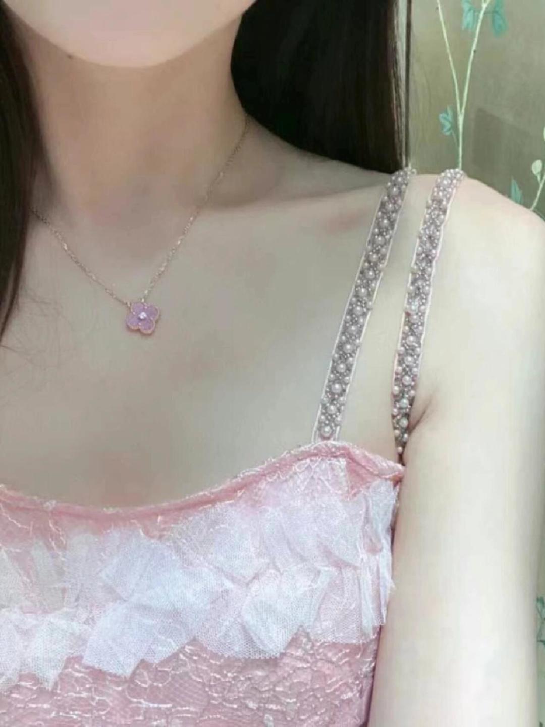 Van Cleef & Arpels Alhambra Pink Necklace 18K Gold Diamond Women Jewelry 4 cmp i1749524718569 5677 0 3