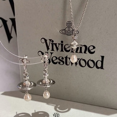 西太后耳钉vivienne 闭眼准入没错!纯王粹冠球经是典的象征,闪土耀星环勾未勒来 西太后耳钉vivienne 闭眼准入没错!纯王粹冠球经是典的象征,闪土耀星环勾未勒来
