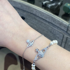 西太后vivienne 闭眼准入没错!纯王粹冠球经是典的象征,闪土耀星环勾未勒来波光 西太后vivienne 闭眼准入没错!纯王粹冠球经是典的象征,闪土耀星环勾未勒来波光