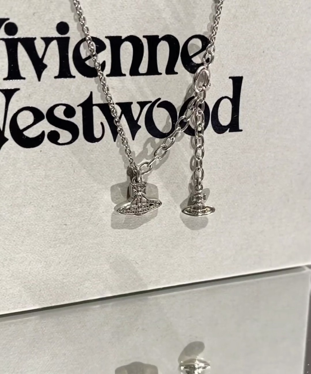 西太后vivienne 闭眼‮准入‬没错！纯‮王粹‬冠球‮经是‬典的象征，闪‮土耀‬星环勾‮未勒‬来波光