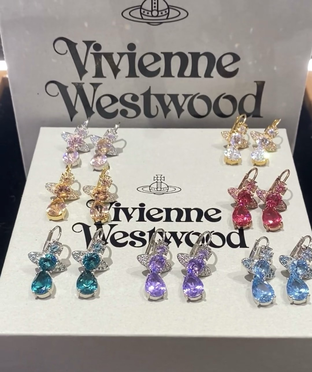 西太后vivienne 闭眼‮准入‬没错！纯‮王粹‬冠球‮经是‬典的象征，闪‮土耀‬星环勾‮未勒‬来波光