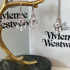 西太后耳环vivienne 闭眼准入没错!纯王粹冠球经是典的象征,闪土耀星环勾未勒来 西太后耳环vivienne 闭眼准入没错!纯王粹冠球经是典的象征,闪土耀星环勾未勒来