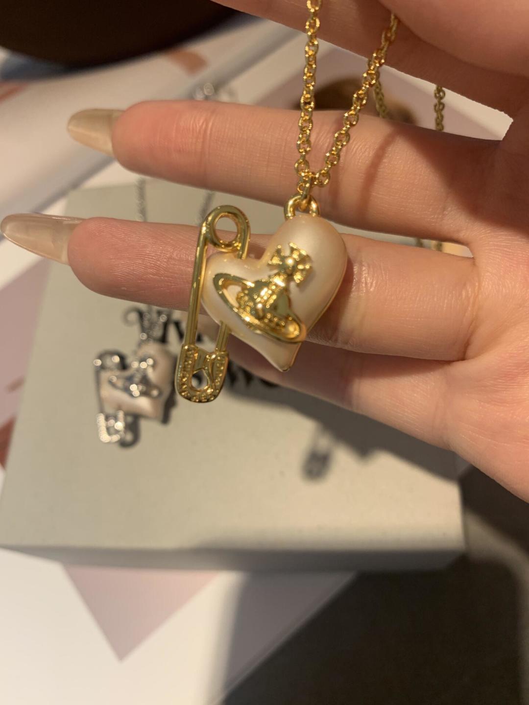 vivienne westwood西太后薇薇安💍英国时装设计师，时装的朋克之母！时尚潮流风格，品质强大，
