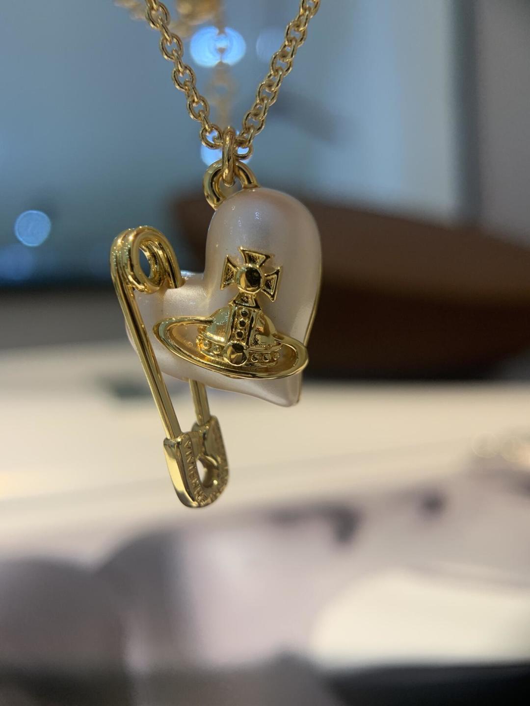 vivienne westwood西太后薇薇安💍英国时装设计师，时装的朋克之母！时尚潮流风格，品质强大，