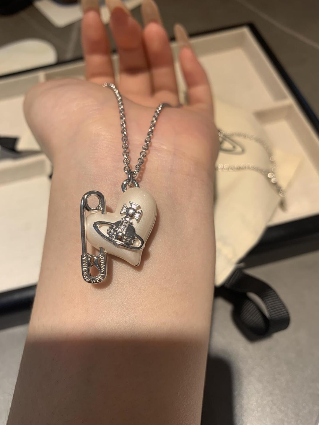 vivienne westwood西太后薇薇安💍英国时装设计师，时装的朋克之母！时尚潮流风格，品质强大，