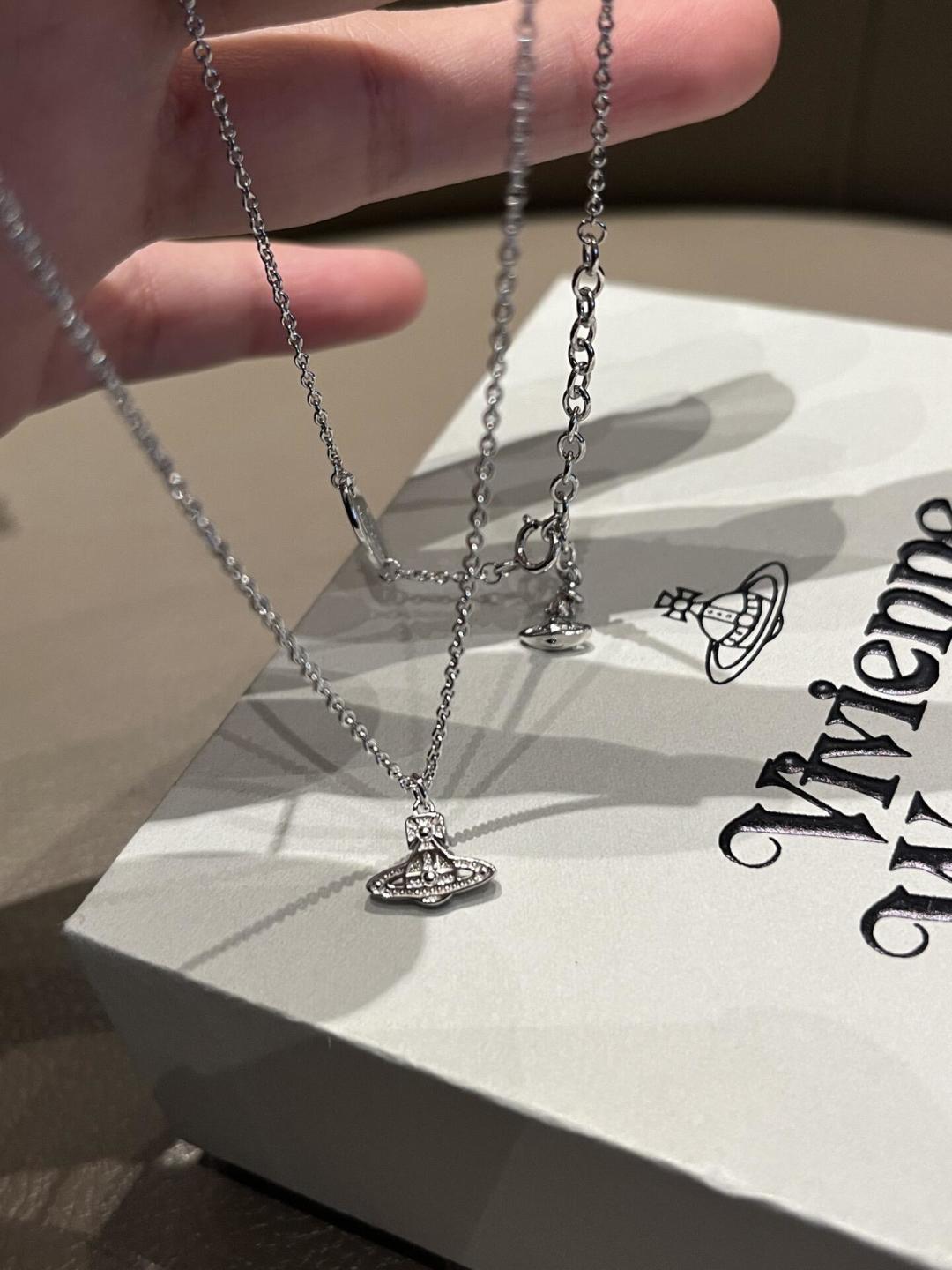 vivienne westwood Logo level