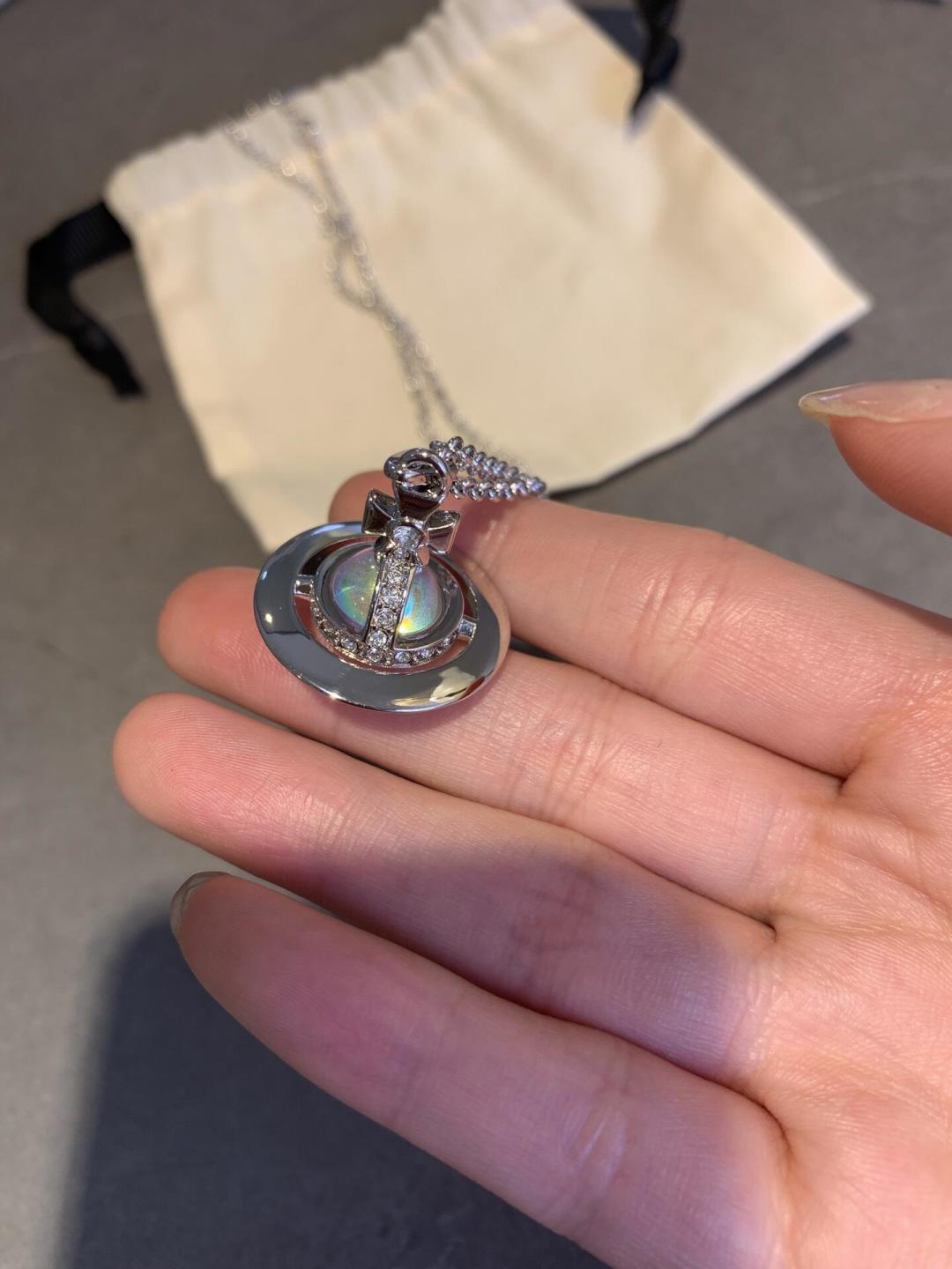 💋 vivienne westwood西太后薇薇安💍英国时装设计师，时装的朋克之母！时尚潮流风格，品质强