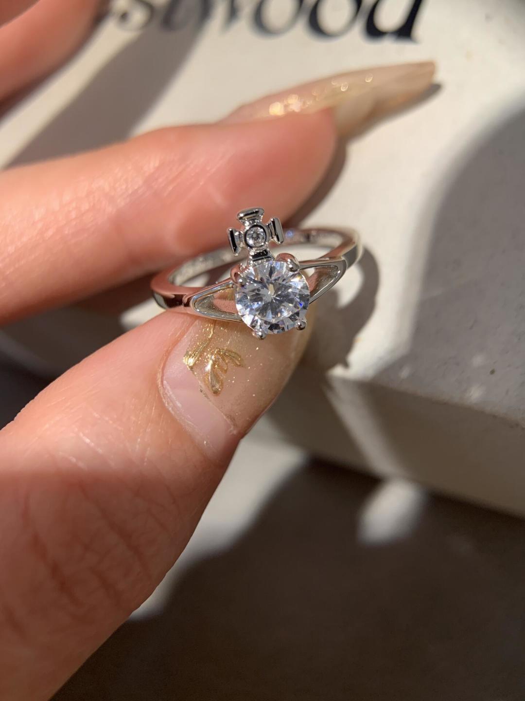 💋 vivienne westwood西太后薇薇安💍英国时装设计师，时装的朋克之母！时尚潮流风格，品质强