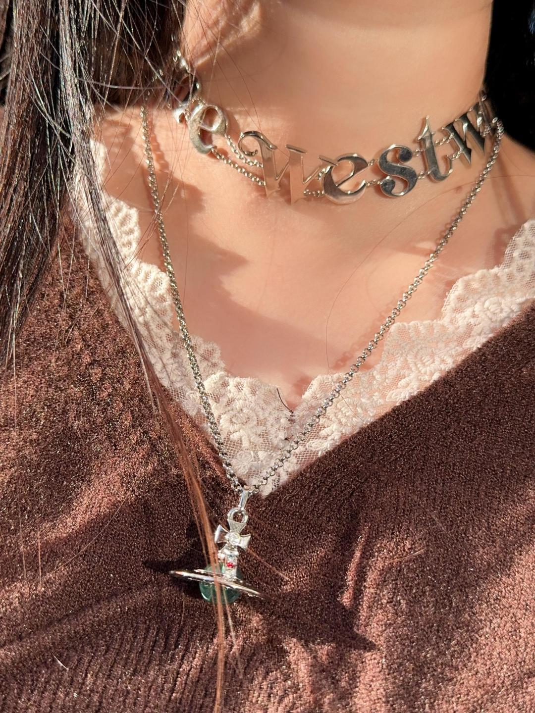 Vivienne Westwood 大号球vivienne westwood西太后薇薇安 英国时装设计师 时装的朋克之母 潮流风格