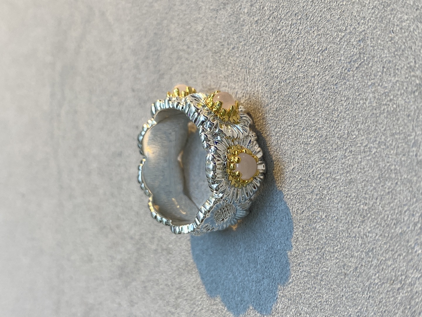 ¥380 V GOLD-TO-COMPOSITE BUCHILATI’S CHAMOMILE RING 678 YARDS - 图片 2