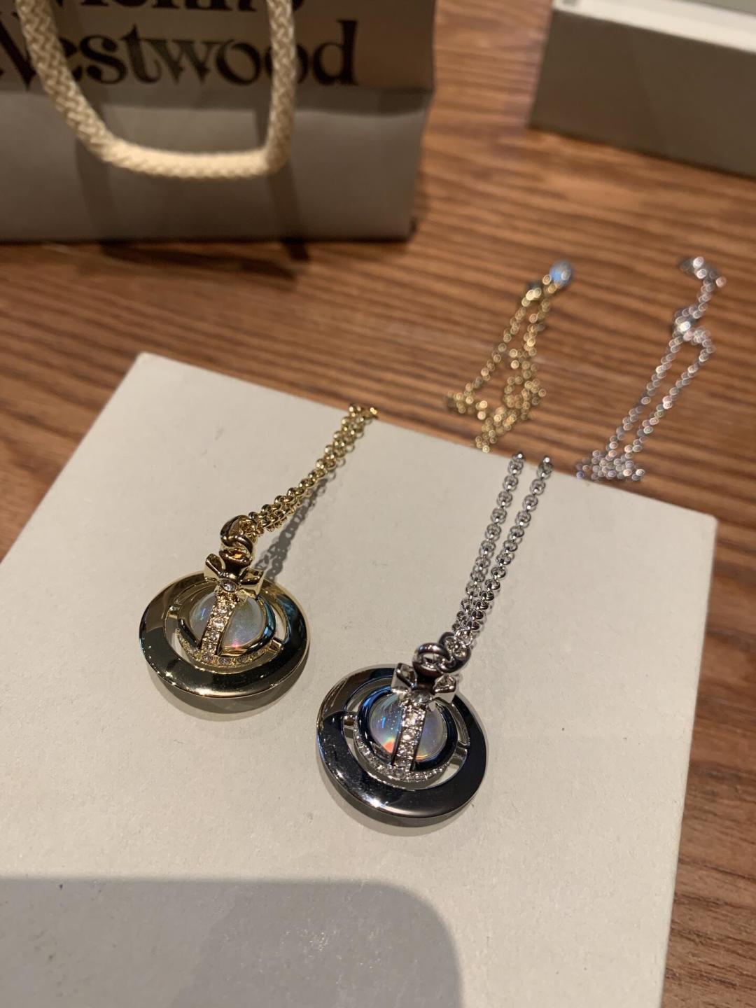 Vivienne Westwood 中号vivienne westwood西太后薇薇安 英国时装设计师 时装的朋克之母 潮流风格