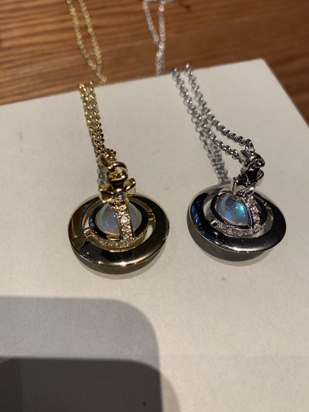 Vivienne Westwood 中号vivienne westwood西太后薇薇安 英国时装设计师 时装的朋克之母 潮流风格