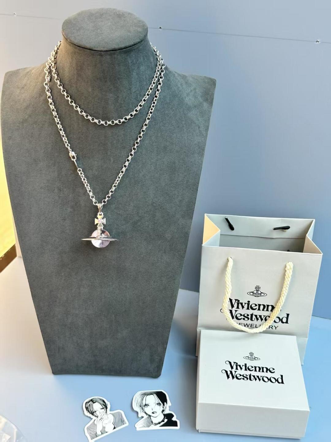 大号西太后项链 闭眼入准没错！纯粹王冠球是经典的象征，闪耀土星环勾勒未来波光流转间，开启一场与未来的崭新