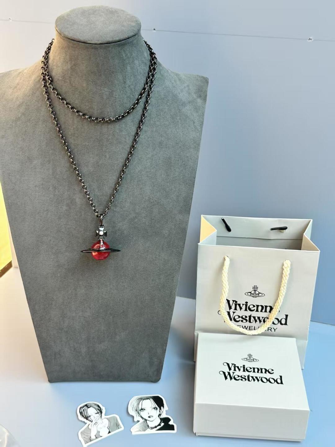 大号西太后项链 闭眼入准没错！纯粹王冠球是经典的象征，闪耀土星环勾勒未来波光流转间，开启一场与未来的崭新