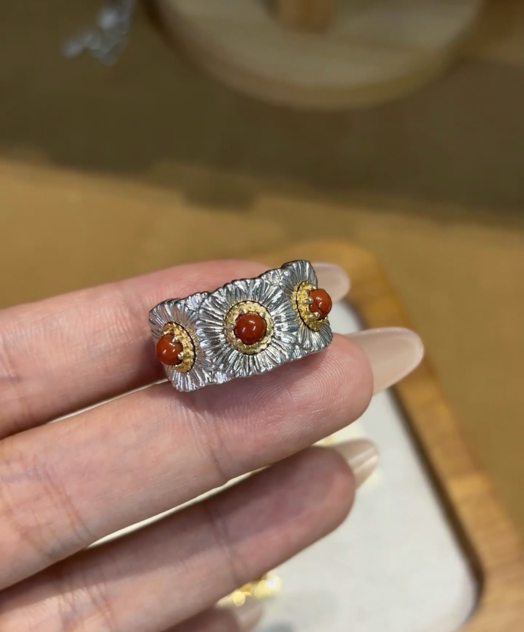 ¥380 V GOLD-TO-MIXED BUCHILATI RED MANAU, 678 YARDS - 图片 1