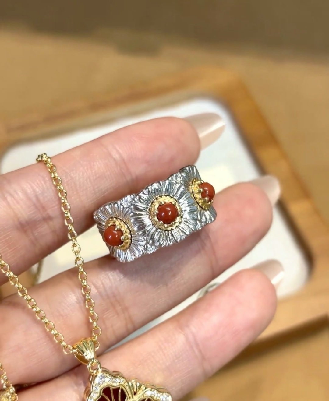 ¥380 V GOLD-TO-MIXED BUCHILATI RED MANAU, 678 YARDS - 图片 2