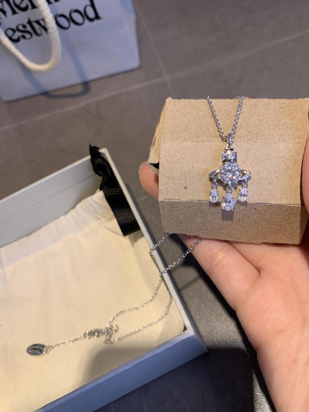 💋 Vivienne Westwood薇薇安西太后 优雅大方精工设计   青春活力    一眼就被这款吸