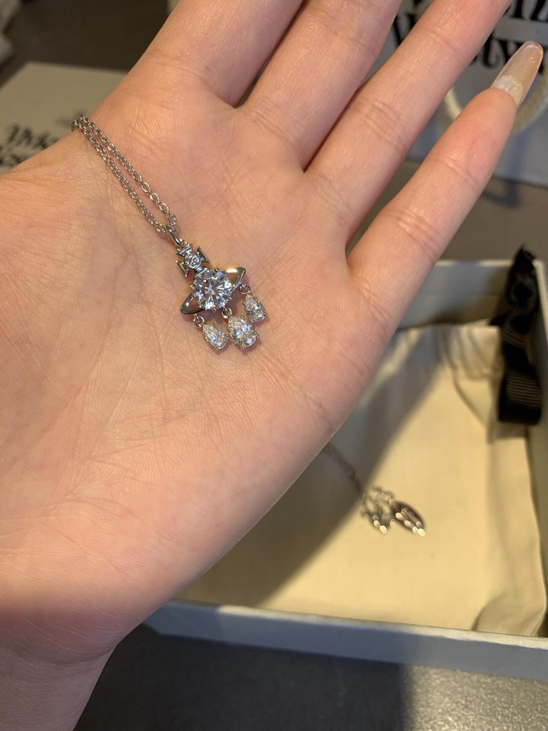 💋 Vivienne Westwood薇薇安西太后 优雅大方精工设计   青春活力    一眼就被这款吸