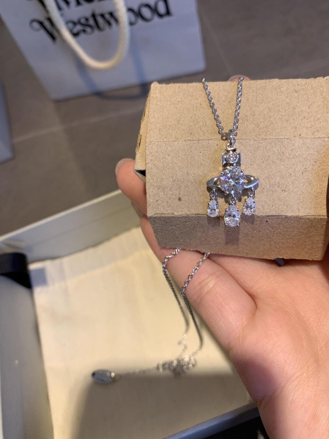 💋 Vivienne Westwood薇薇安西太后 优雅大方精工设计   青春活力    一眼就被这款吸