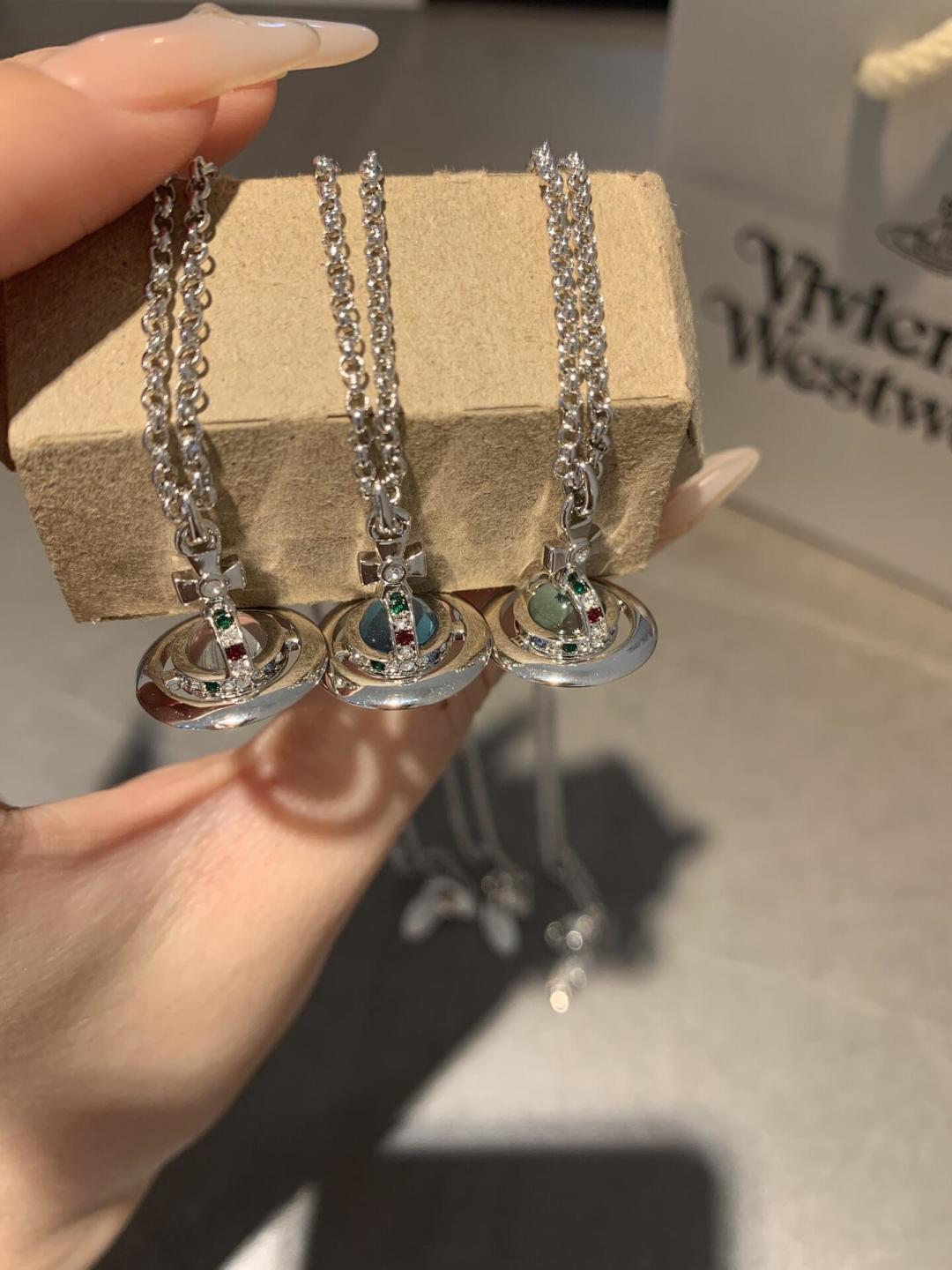 💋 Vivienne Westwood薇薇安西太后 优雅大方精工设计   青春活力    一眼就被这款吸