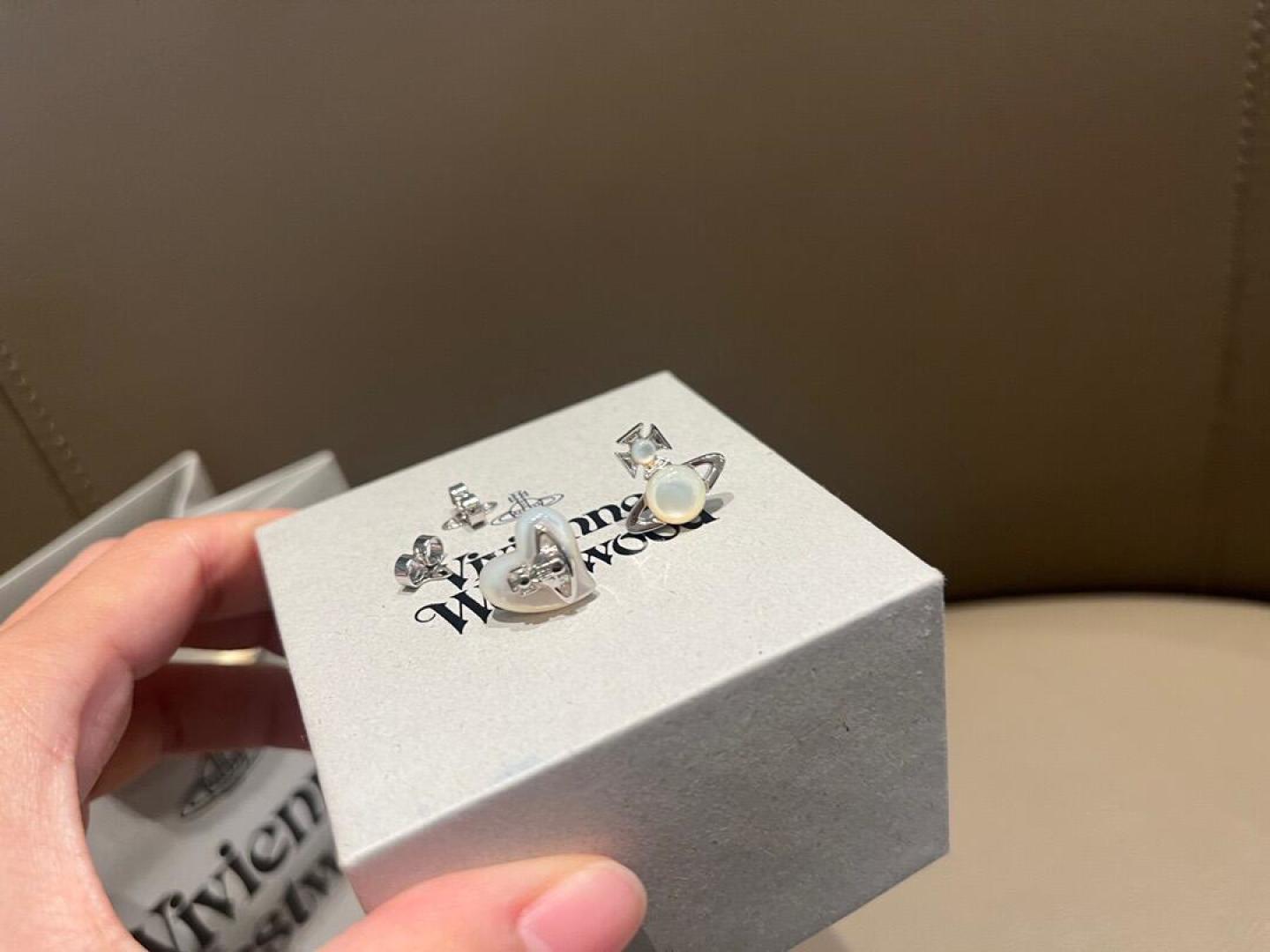  西太后【VivienneWestwood】什么是快乐星球，来，这就是快乐星球！重磅推荐，闭眼入准没错！