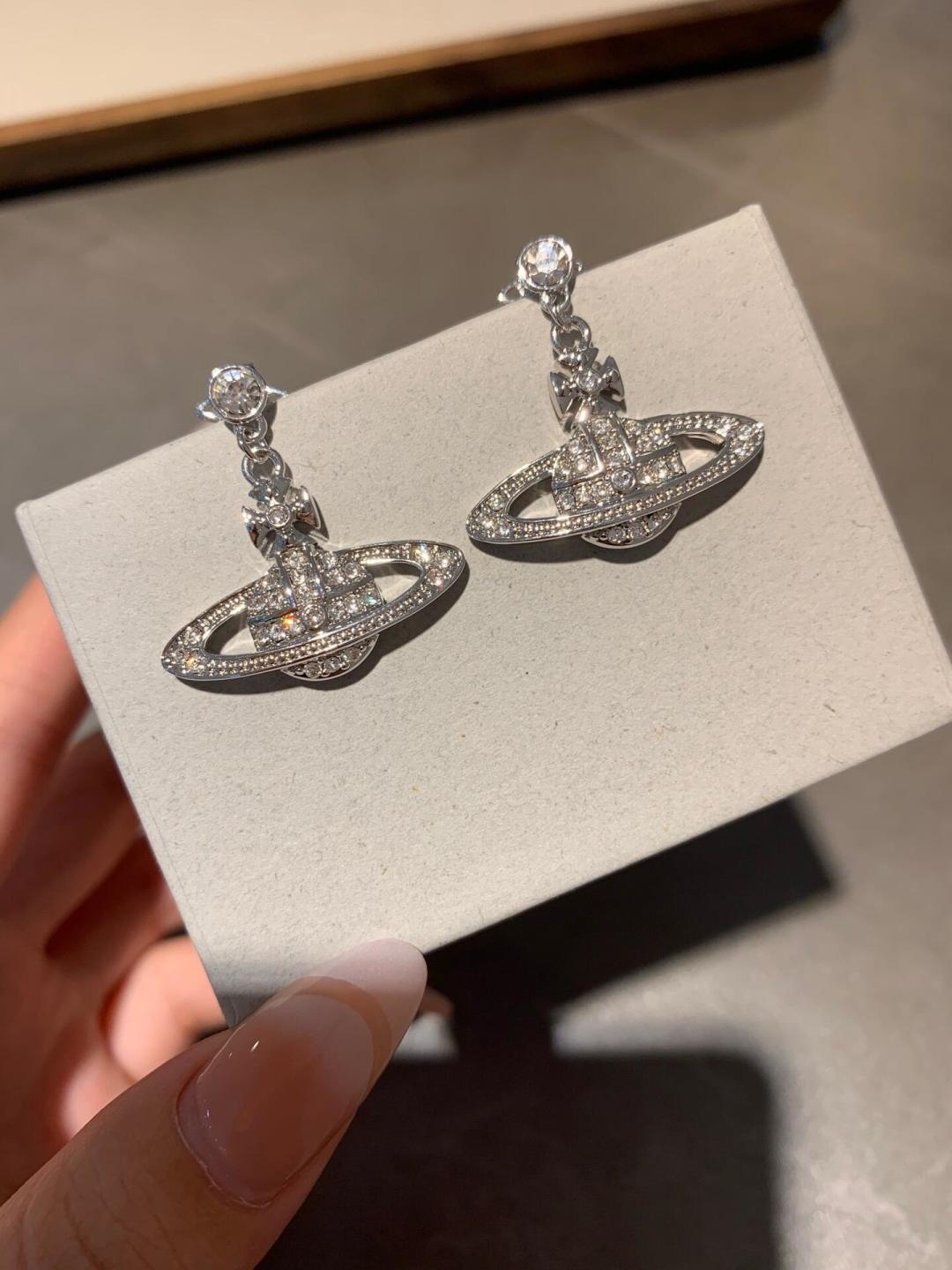  西太后【VivienneWestwood】什么是快乐星球，来，这就是快乐星球！重磅推荐，闭眼入准没错！
