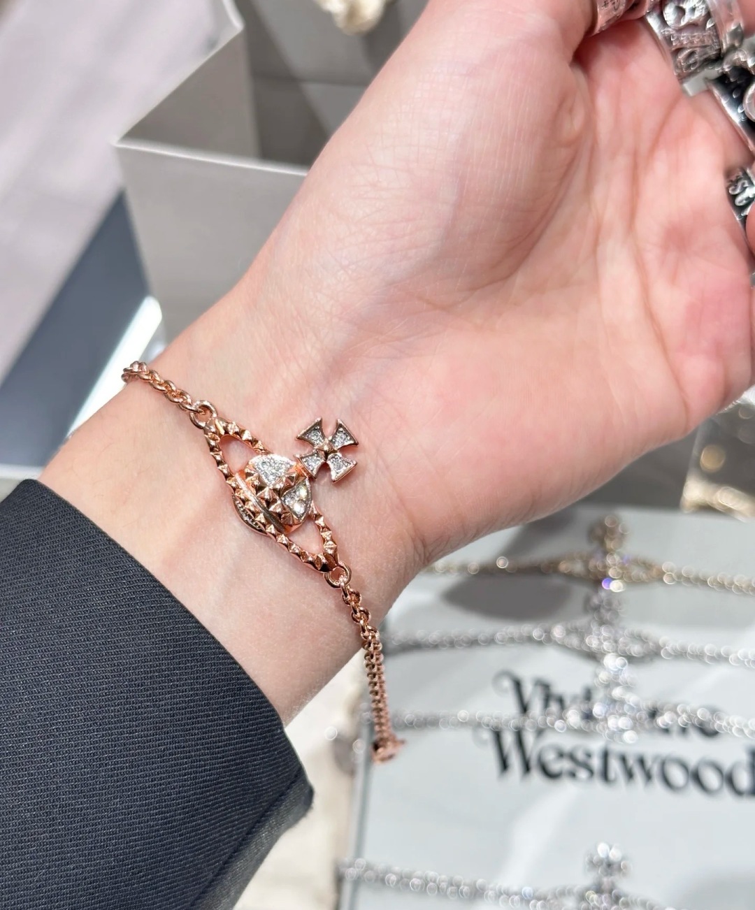  西太后【VivienneWestwood】什么是快乐星球，来，这就是快乐星球！重磅推荐，闭眼入准没错！