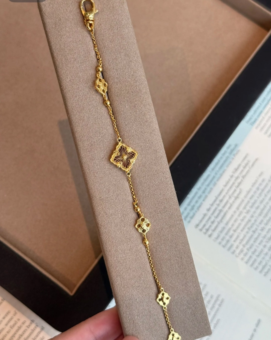 Buccellati V金材质 精工布契拉提红珐琅单花手链