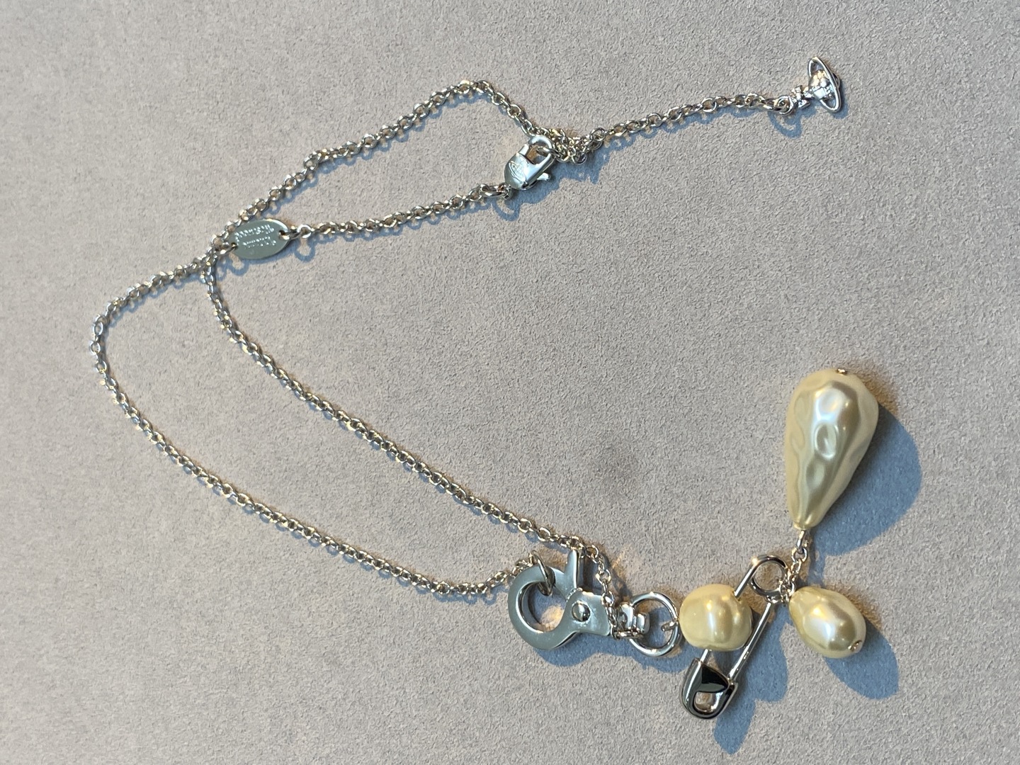 Vivienne Westwood Collar Con Perlas Y Cierre De Mosquetón Plateado 4 cmp i1752545622568 3424 0 2